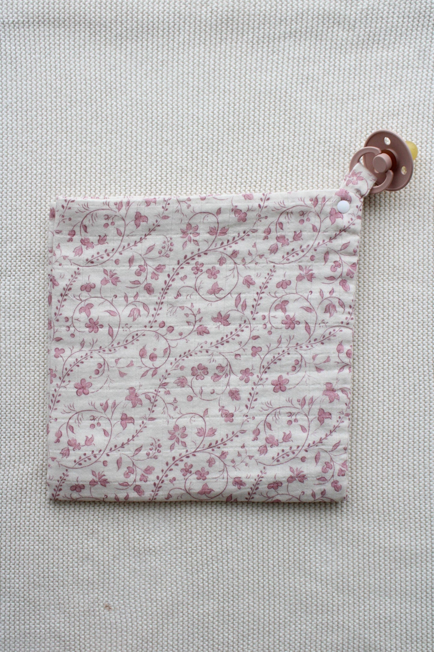 Mauve Heirloom Vine Lovey