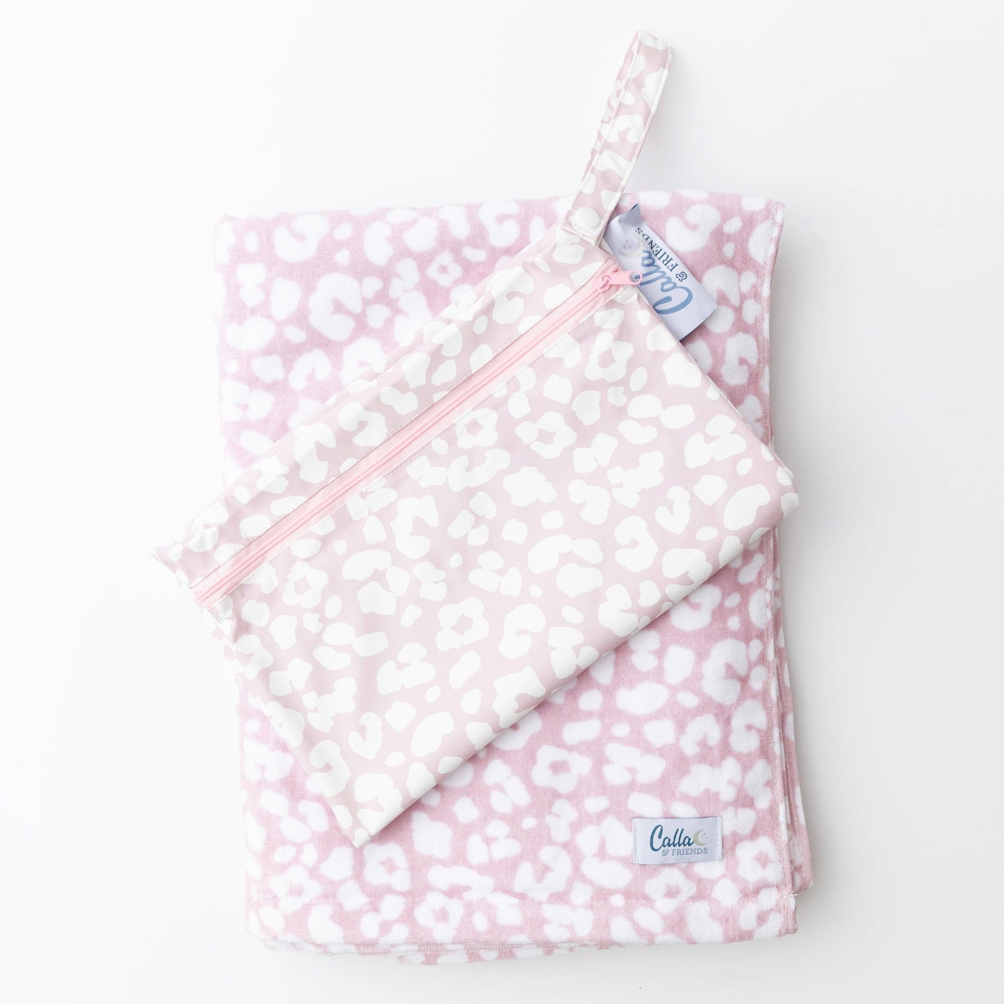 The Kenzie Beach Towel - Leopard: Petal Pink